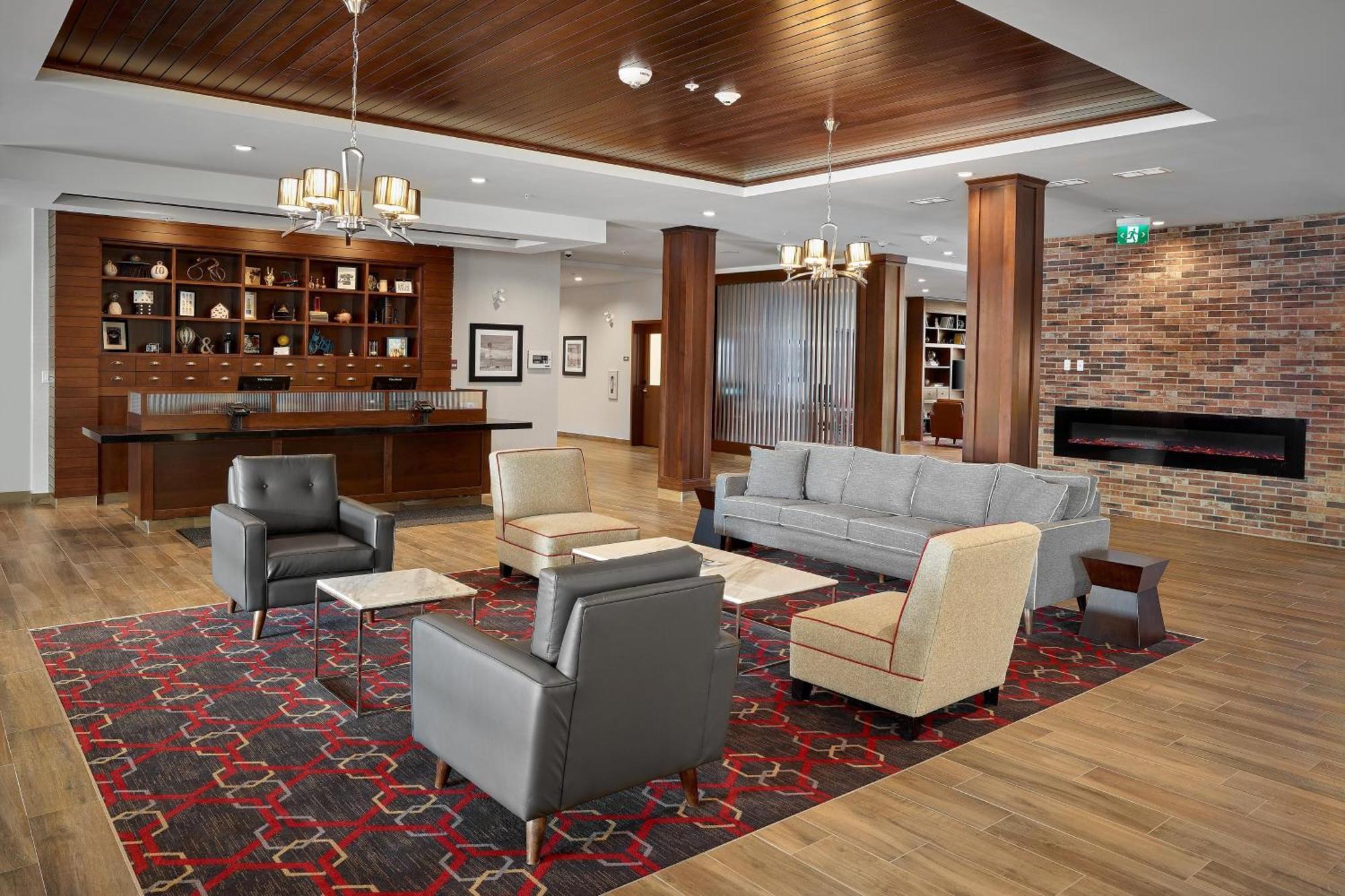 Four Points By Sheraton West Hotel Edmonton